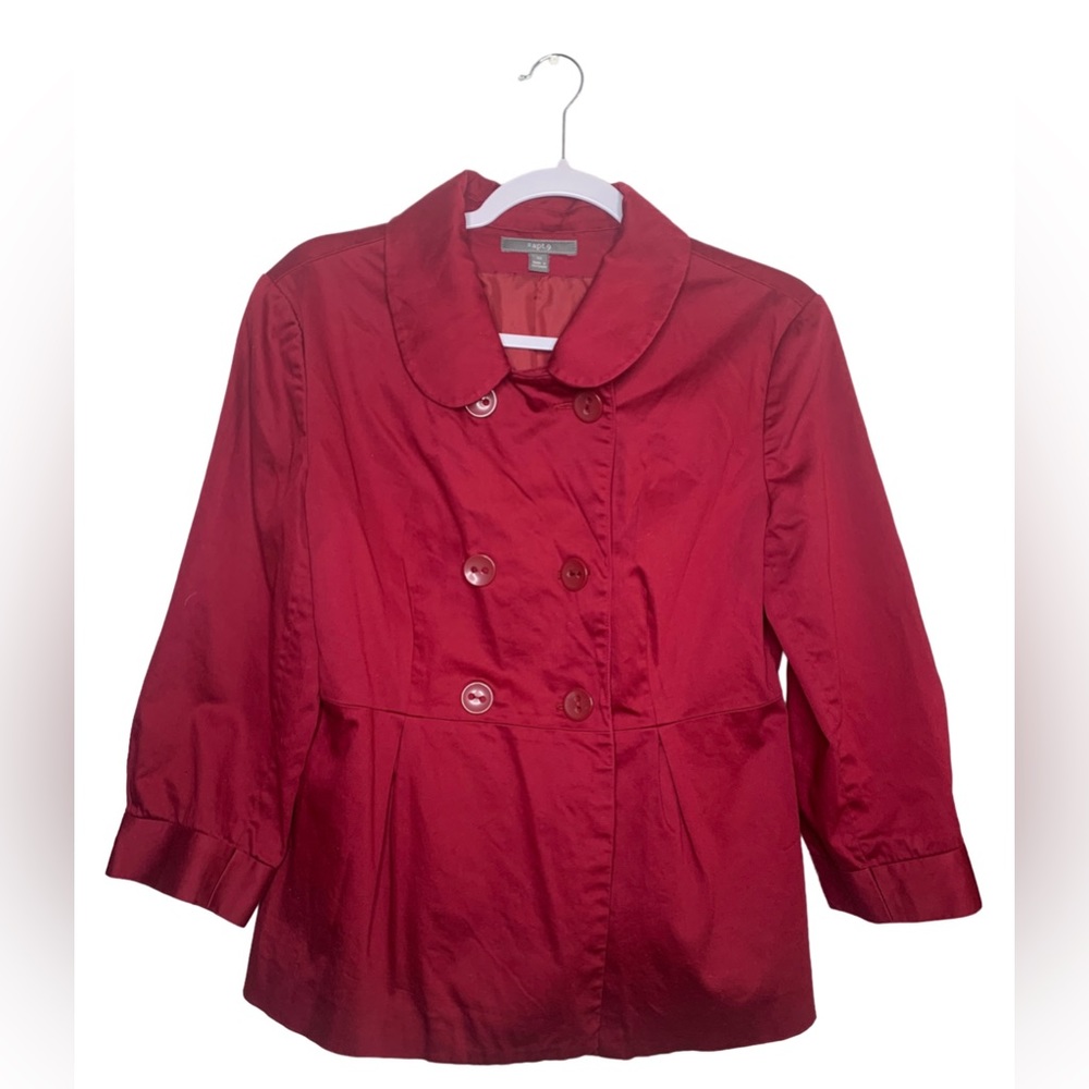 Woman’s dark red 6 front bottoms with 2 front 2 back pleats suit jacket